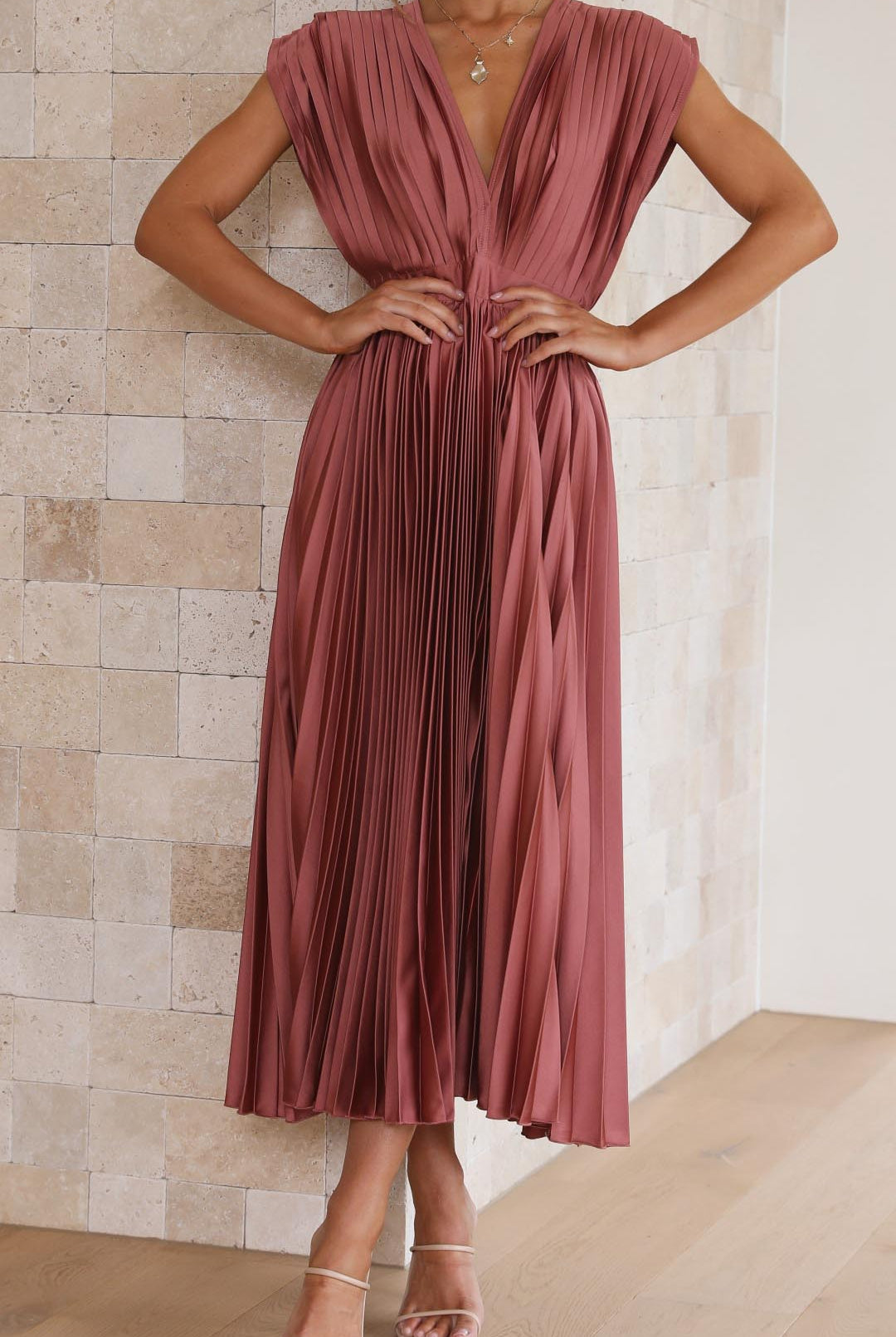 Suki | Elegant Pleated Maxi Dress