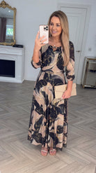 Cerelia | Line Maxi Dress